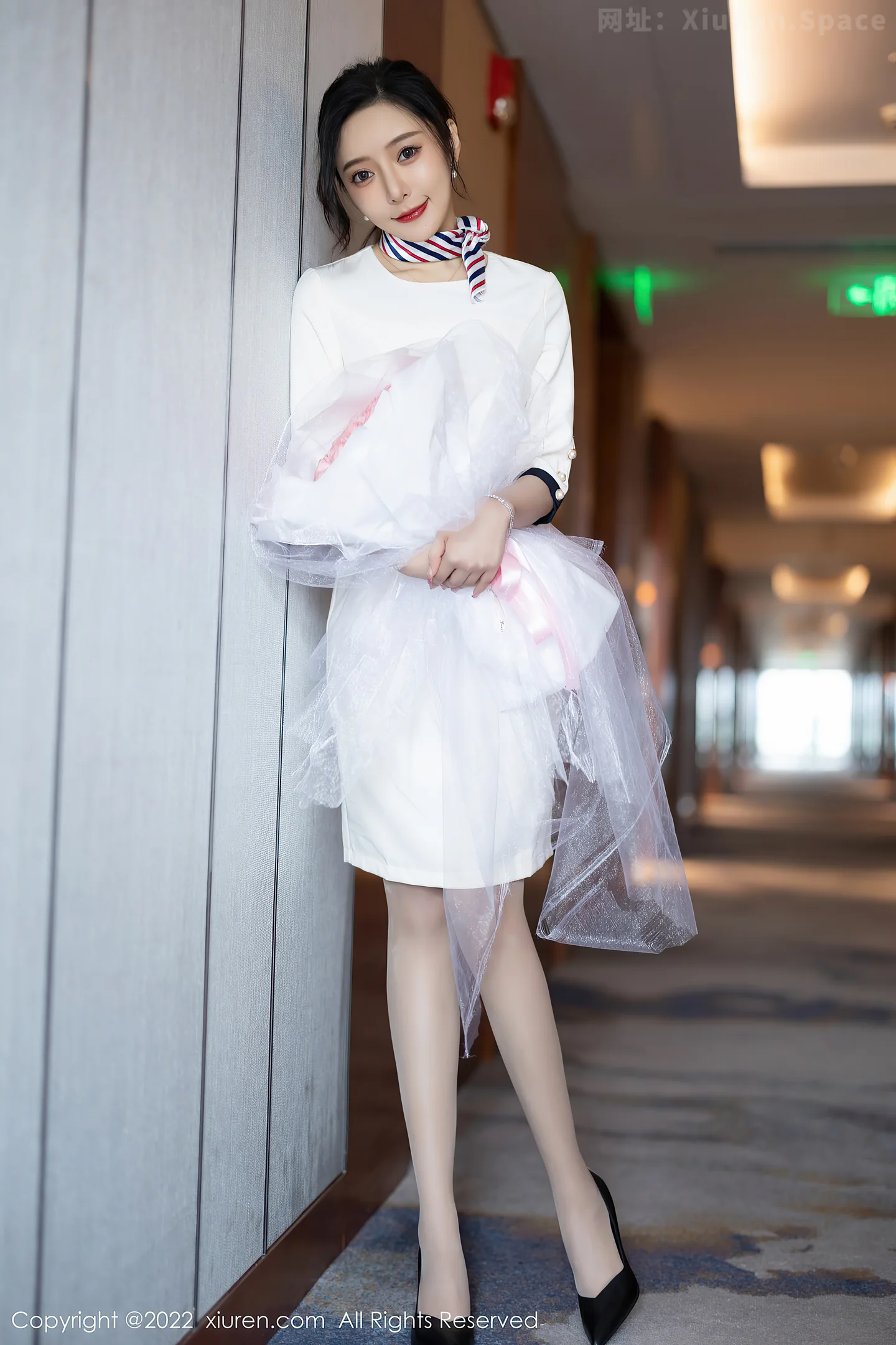 图片[6]-[XiuRen秀人网]VOL.4963 女神王馨瑶yanni白色连衣短裙露红色内衣配原色丝袜诱惑写真71P-秀人网官方网站